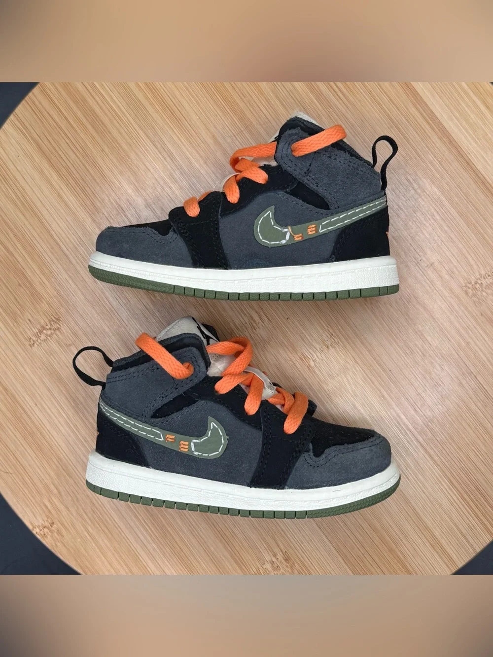 Air Jordan 1 Mid SE ‘Craft Anthracite Light Olive’ Toddler Sneakers Size 6C